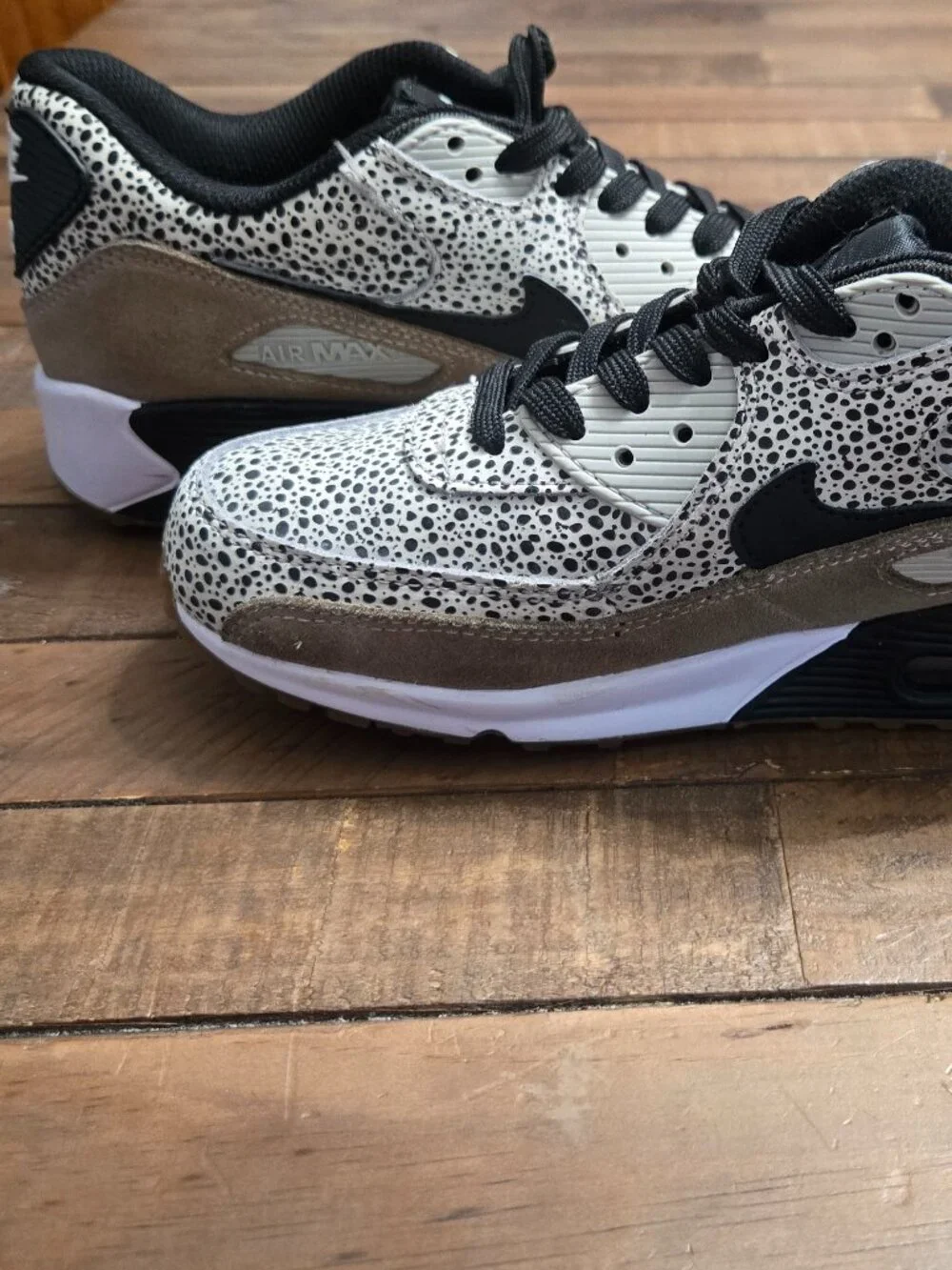 Nike Air Max 90 Premium Safari Women’s Size 7 Black White Gum EUC 443817-102